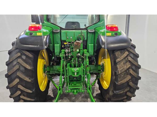 Трактор John Deere 6120 (2005)