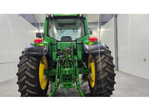 Трактор John Deere 6120 (2005)