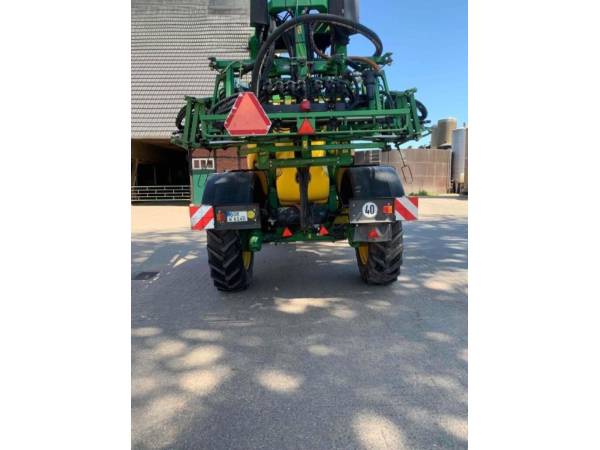Причіпний обприскувач John Deere 840 (2004)