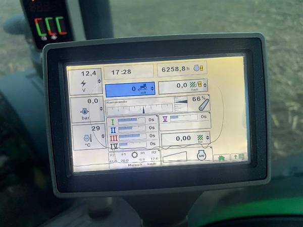 Трактор John Deere 8335R (2014)