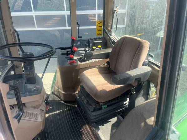 Трактор John Deere 6300 (1992)