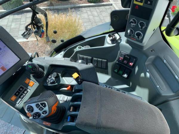 Трактор Claas Axion 930 (2017)