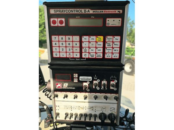Причіпний обприскувач Amazone UG 3000 Nova (2005)