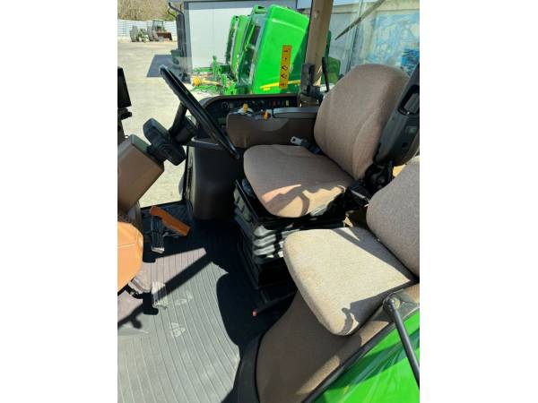 Трактор John Deere 8230 (2007)