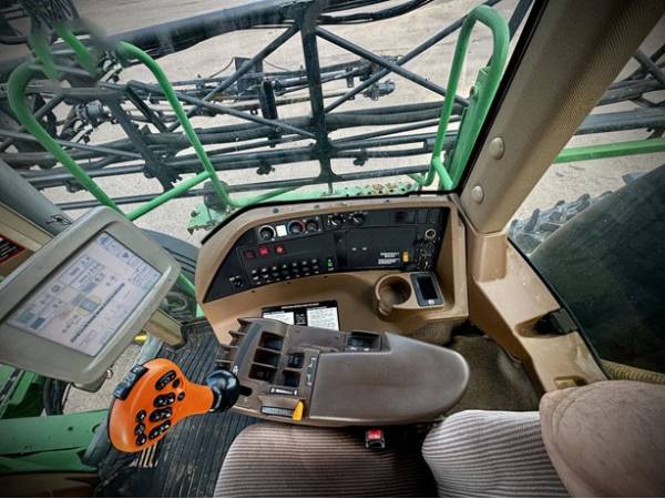 Самохідний обприскувач John Deere 4730 (2008)