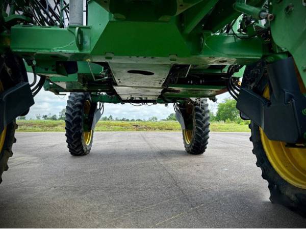 Самохідний обприскувач John Deere 4730 (2008)
