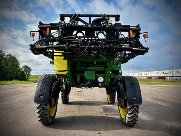 Самохідний обприскувач John Deere 4730 (2008)
