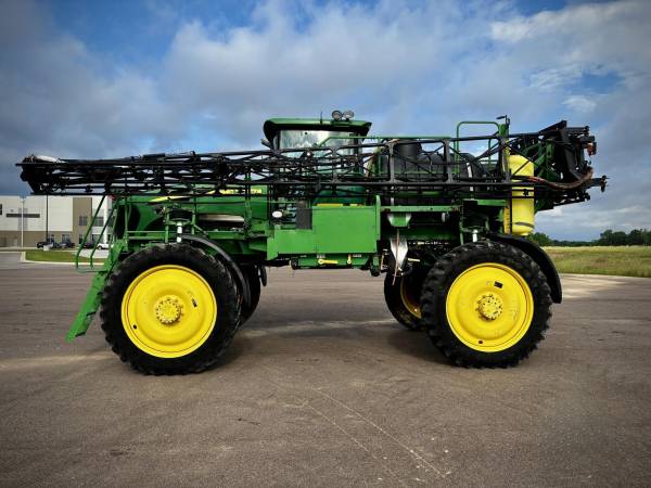 Самохідний обприскувач John Deere 4730 (2008)