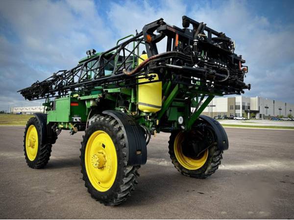 Самохідний обприскувач John Deere 4730 (2008)