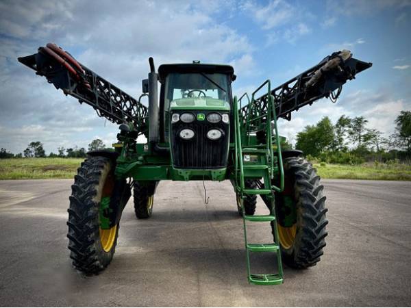 Самохідний обприскувач John Deere 4730 (2008)