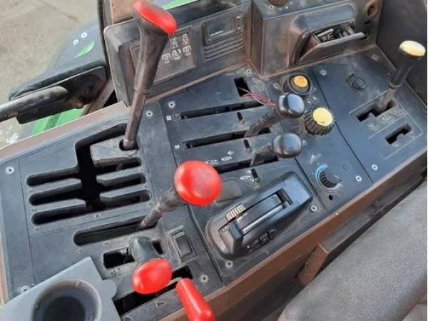 Трактор John Deere 6400 (1995)