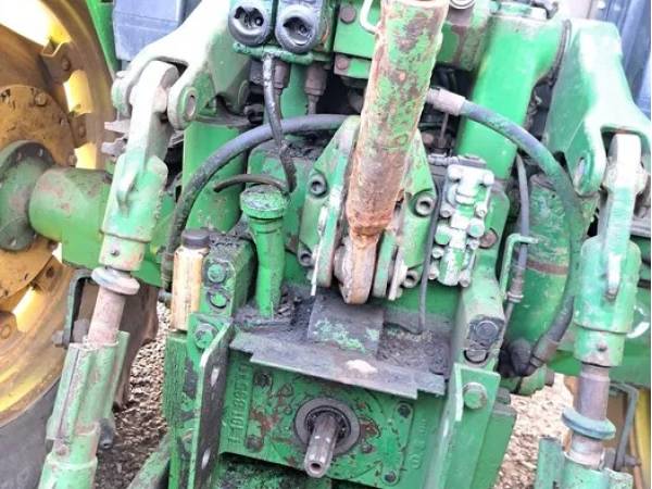 Трактор John Deere 6400 (1995)