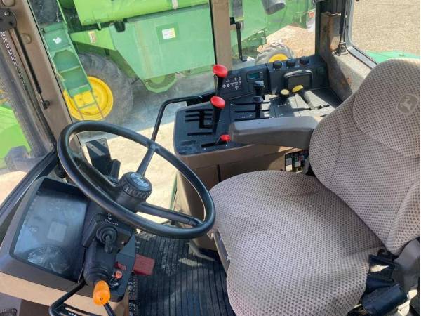 Трактор John Deere 6400 (1997)