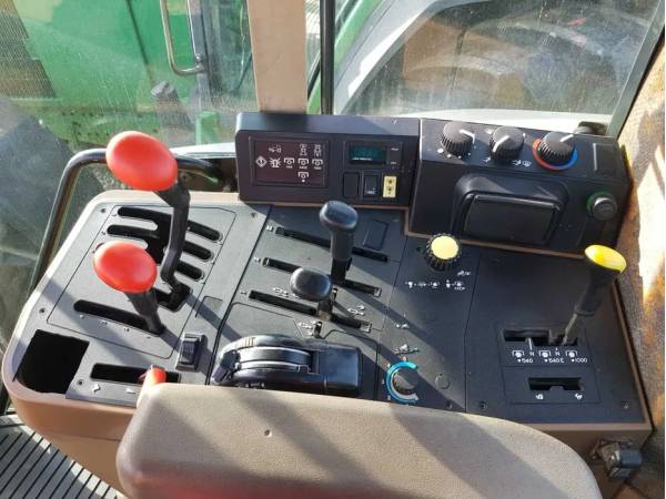 Трактор John Deere 6400 (1997)