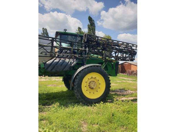 Самохідний обприскувач John Deere 4930 (2011)
