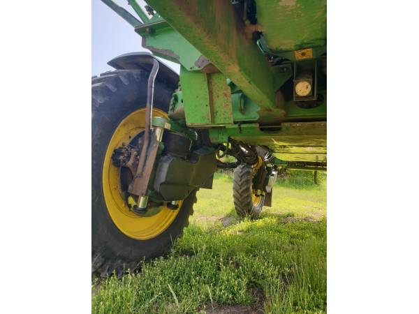 Самохідний обприскувач John Deere 4930 (2011)