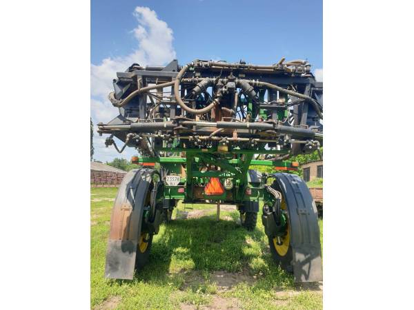 Самохідний обприскувач John Deere 4930 (2011)