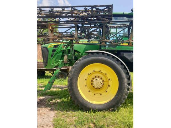 Самохідний обприскувач John Deere 4930 (2011)
