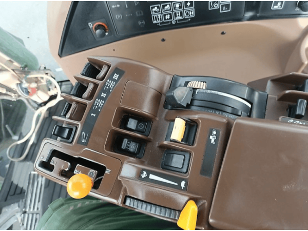 Трактор John Deere 8520 (2007)