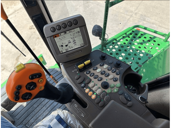 Комбайн John Deere T660 (2010)
