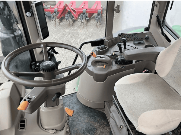 Трактор John Deere 6120M (2021)