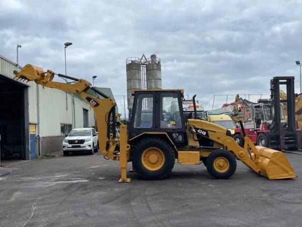 Екскаватор Caterpillar 424B (2019)