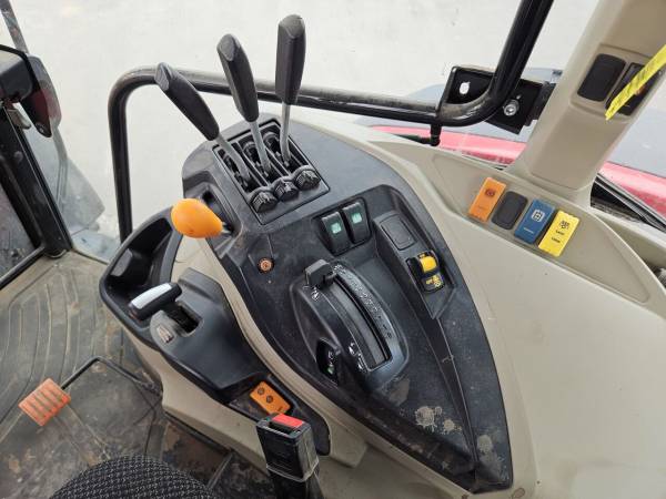 Трактор Massey Ferguson 5711M (2022)