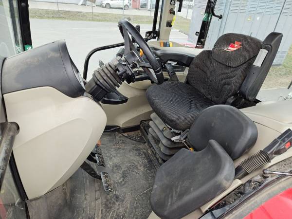 Трактор Massey Ferguson 5711M (2022)