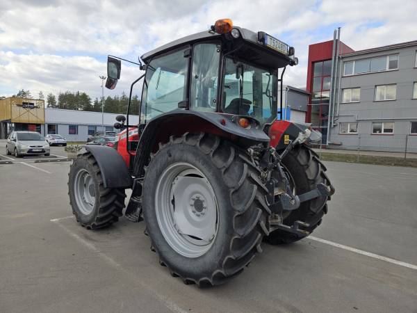 Трактор Massey Ferguson 5711M (2022)