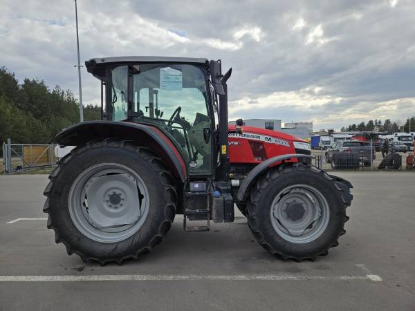Трактор Massey Ferguson 5711M (2022)