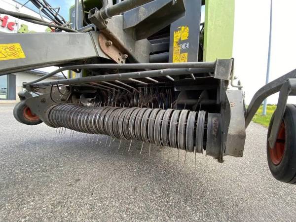 Прес-підбирач рулонний Claas Rollant 354 RC (2008)