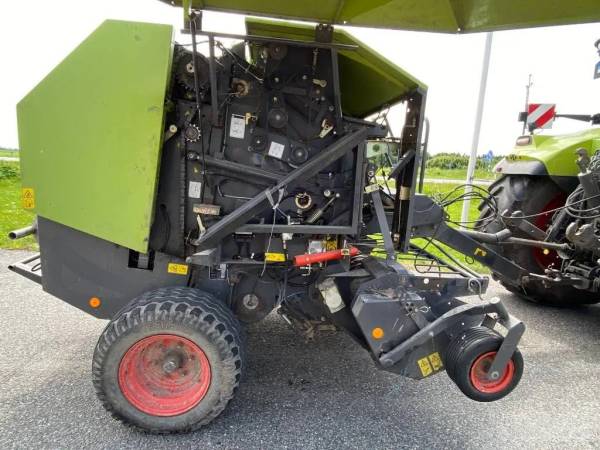 Прес-підбирач рулонний Claas Rollant 354 RC (2008)