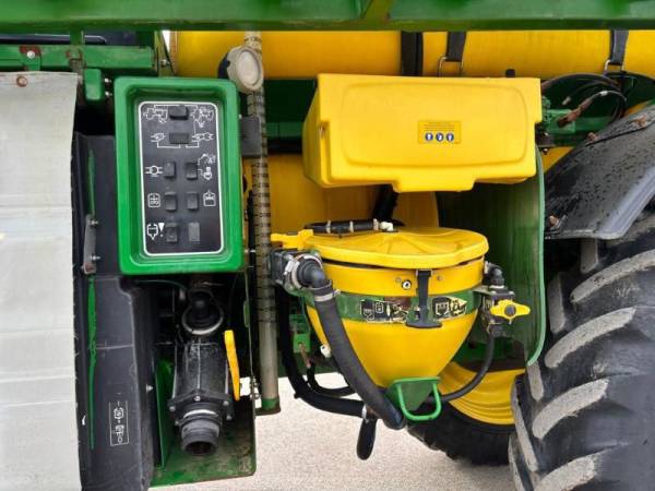 Самохідний обприскувач John Deere R4040 (2017)