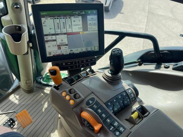 Трактор John Deere 6215R (2018)