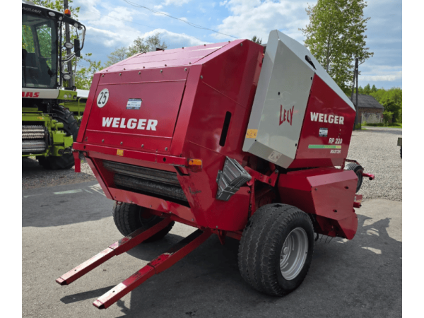 Прес підбирач рулонний Welger RP 220 (2001)