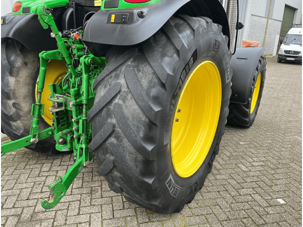 Трактор John Deere 6140R (2015)