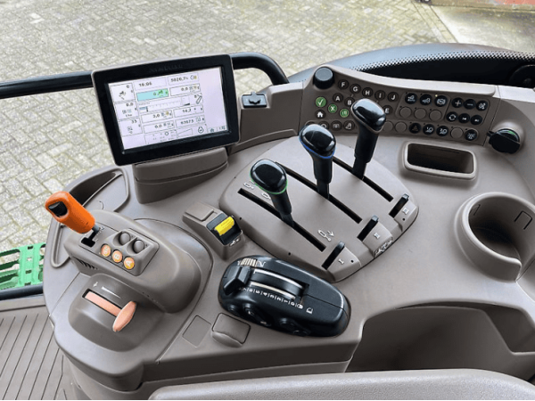 Трактор John Deere 6140R (2015)