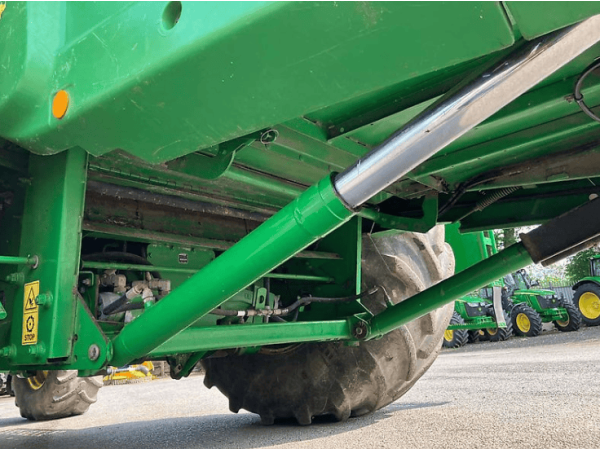 Комбайн John Deere S690i HM (2010)