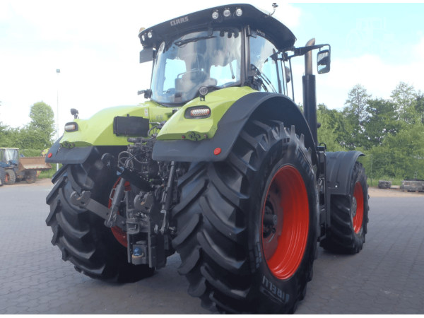 Трактор Claas Axion 920 (2013)