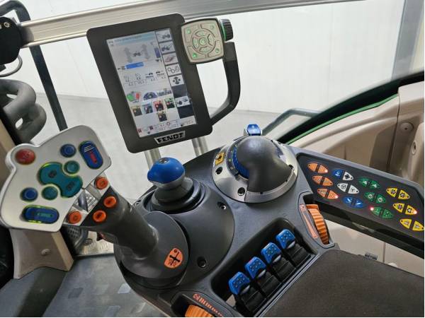 Трактор Fendt 927  VARIO (2013)