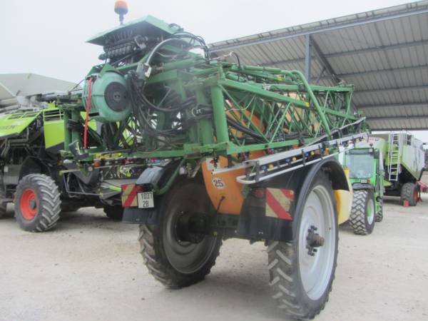 Причіпний обприскувач Amazone UX 5200 (2007)