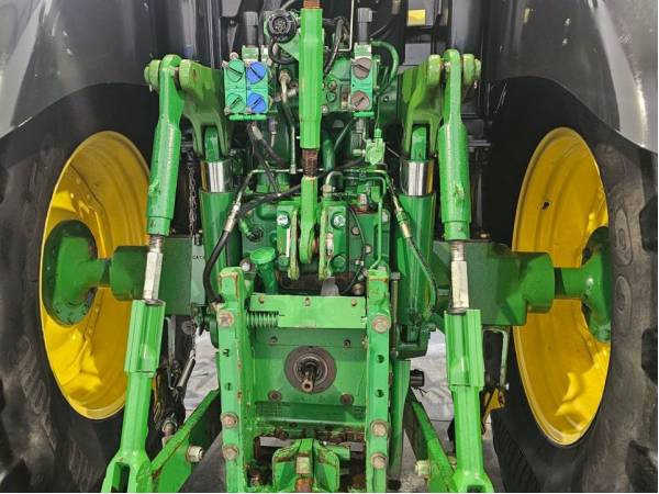 Трактор John Deere 6210R (2013)