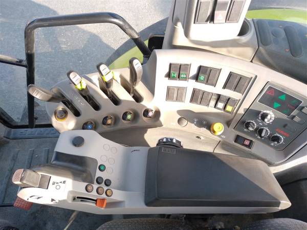 Трактор Claas Axion 840 (2008)