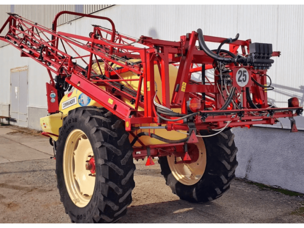 Причіпний обприскувач Hardi Commander 2600 (2006)