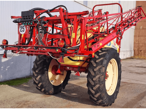 Причіпний обприскувач Hardi Commander 2600 (2006)