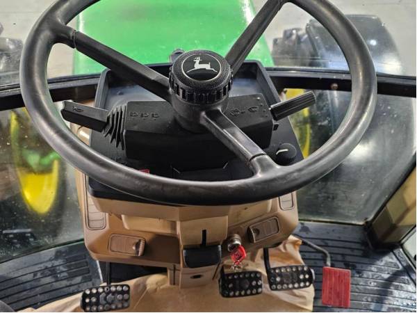Трактор John Deere 6200 (1994)
