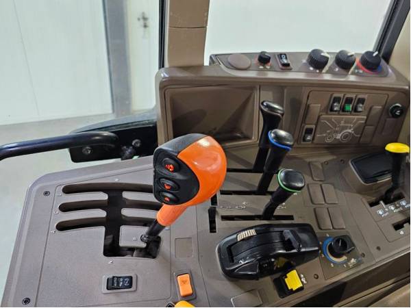 Трактор John Deere 6115M (2016)