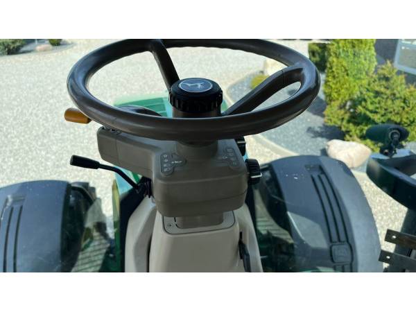  Трактор John Deere 7230R (2012)