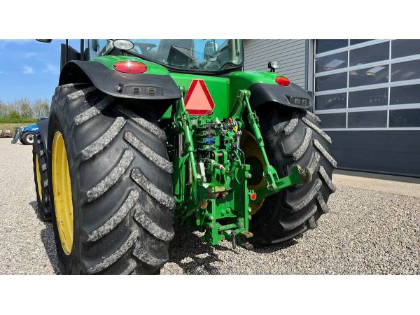  Трактор John Deere 7230R (2012)