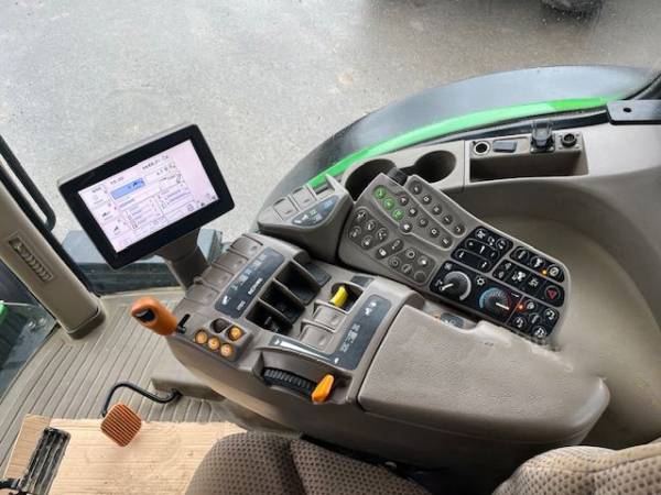  Трактор John Deere 7230R (2012)